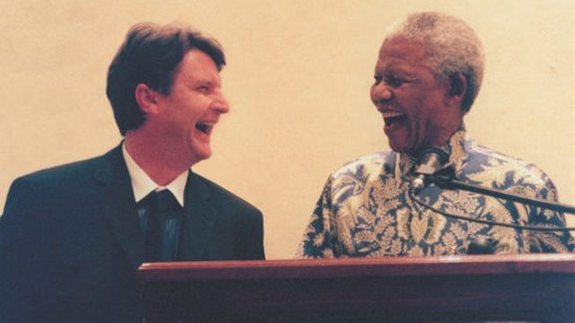 Shaun Johnson and Nelson Mandela [Source: mandelarhodes.org]