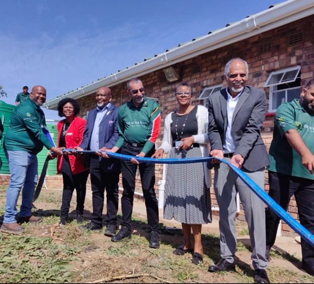 Integrated School Health Program 44 learners Ndlambe LM Schools issued with spectacles by Umbono Keready Project led by Mr Iwan Harris.