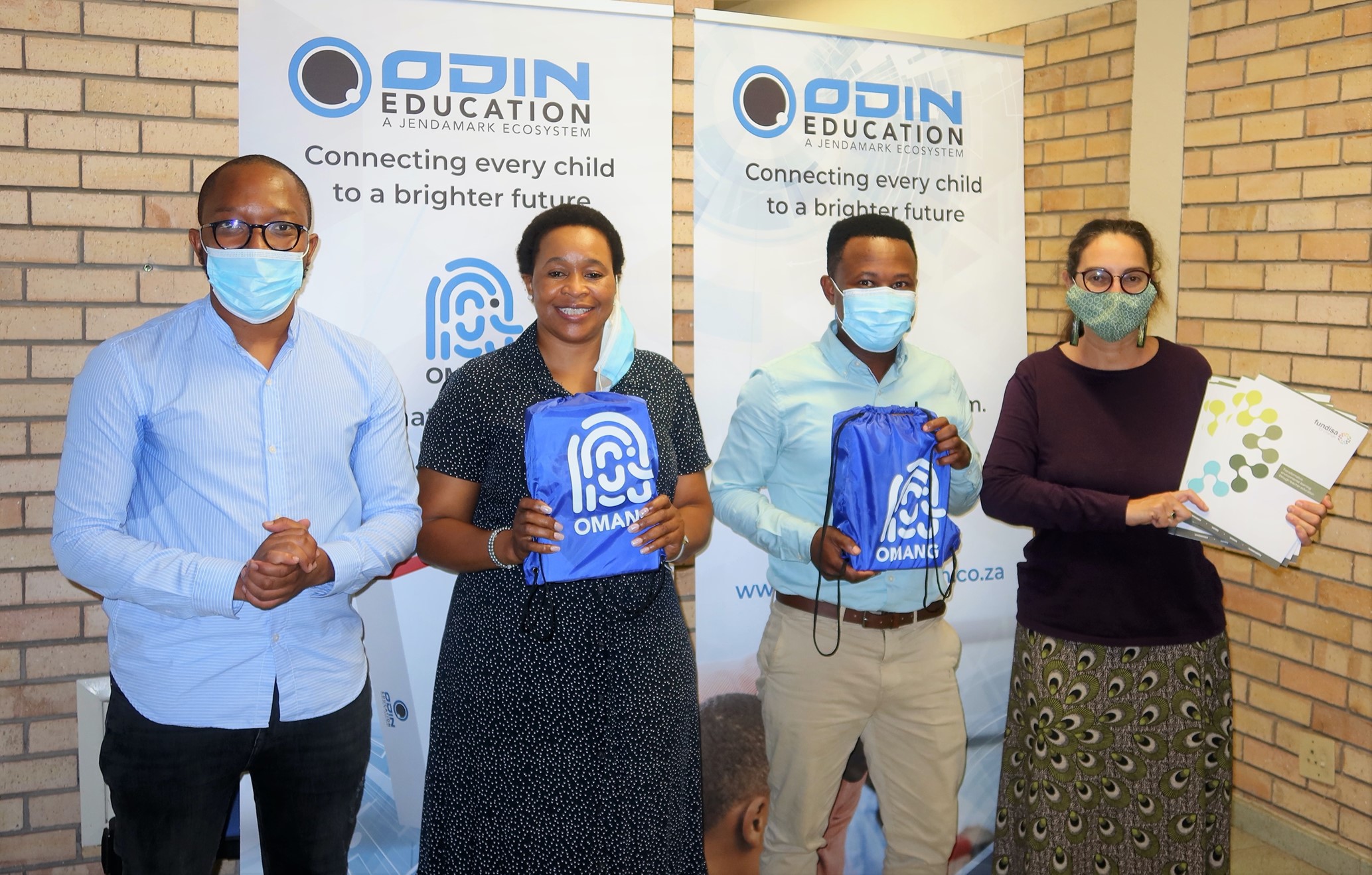 Kamogelo Mashotja (Kaizen-unlimited), Chulekazi Bula (Department of Basic Education), Mawande Mbola (WESSA) and Ingrid Schudel (Rhodes University) participated in the handover of tablets and materials to teachers.