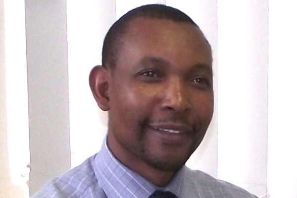 Dr Victor Tichaona Pesanayi