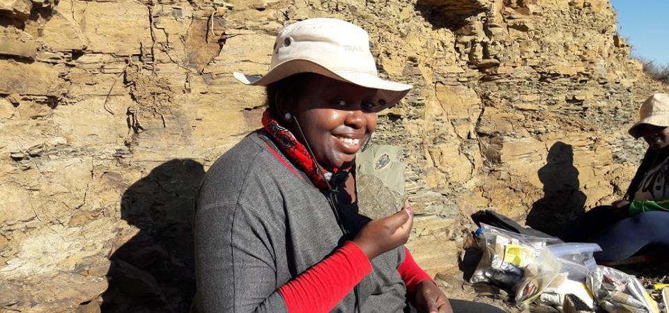Paleobotanist Aviwe Matiwane on site (Onder Karoo,[-]
South Africa), finding fossil plants. 
ROSE PREVEC

