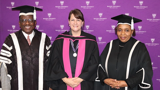 [L-R] Vice-Chancellor Professor Sizwe Mabizela; Professor Adrienne Edkins; Deputy Vice-Chancellor: Academic and Student Affairs, Professor 'Mabokang Monnapula-Mapesela.
[PIC CREDIT: Siviwe Mxuma]