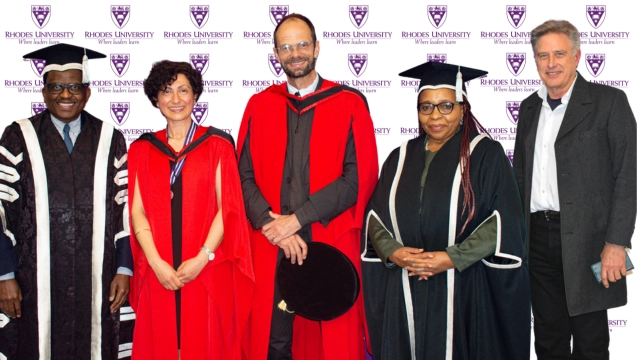 [L-R] Rhodes University Vice-Chancellor Prof Sizwe Mabizela; Professor Özlem Tastan Bishop; Dean of Science Professor Tony Booth; Deputy Vice-Chancellor: Student and Academic Affairs Professor ‘Mabokang Monnapula-Mapesela, and Professor Peter Clayton (former Deputy Vice-Chancellor:Research and Innovation)
[PIC CREDIT: Uyanda Ntloko]